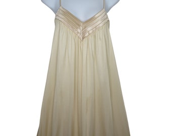 Vintage 70s Donna Richard Sweeping Full Length Slip Nightgown S Low Back Nylon Intimate USA