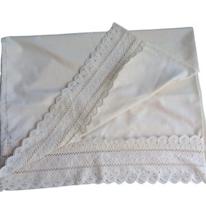 Vintage Wamsutta Beige Standard Pillowcases Set of 2 Eyelet Lace Trim Cottage