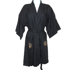 Vintage schwarz knielangen Kimono Robe S Stickerei Baumwolle Taschen Belted Deadstock