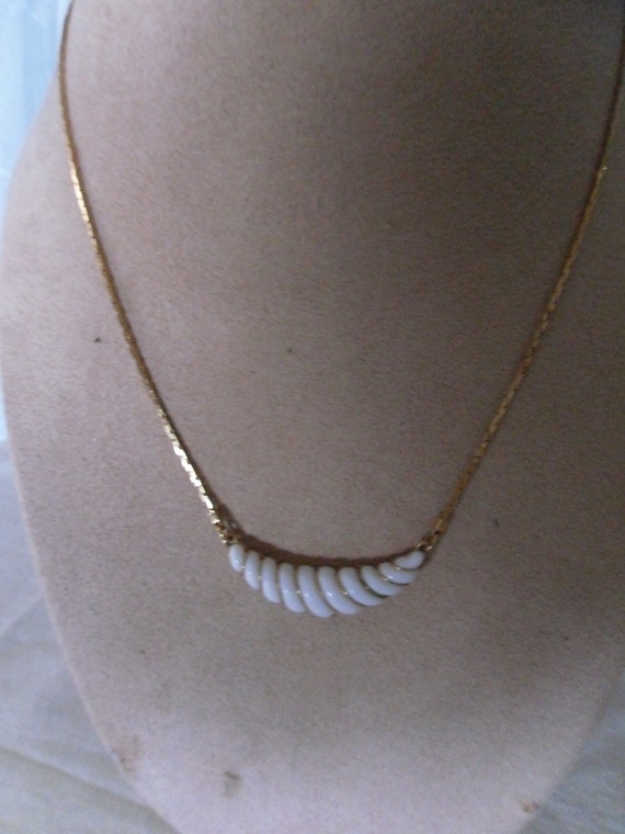 Vintage Avon Gold Tone Chain white inset - image 2