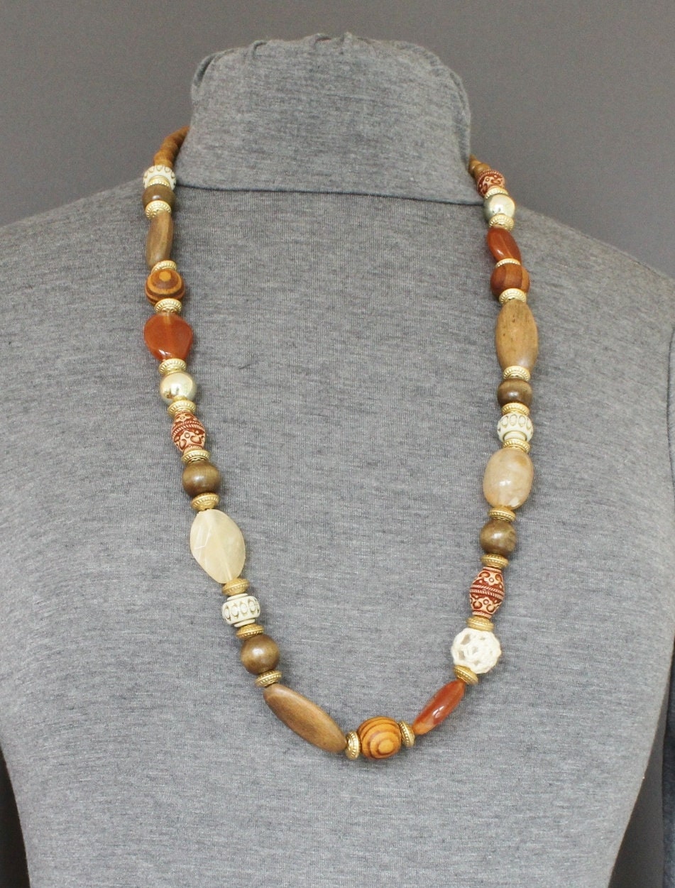 Collier Fantaisie Perles En Bois Peint Sur Chaîne Dorée - Bijou Occasion Bon état