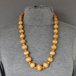 Brown wood big chunky bead long 28&quot; necklace beaded wooden lightweight graduated size beads fits over head clasp free caramel brown