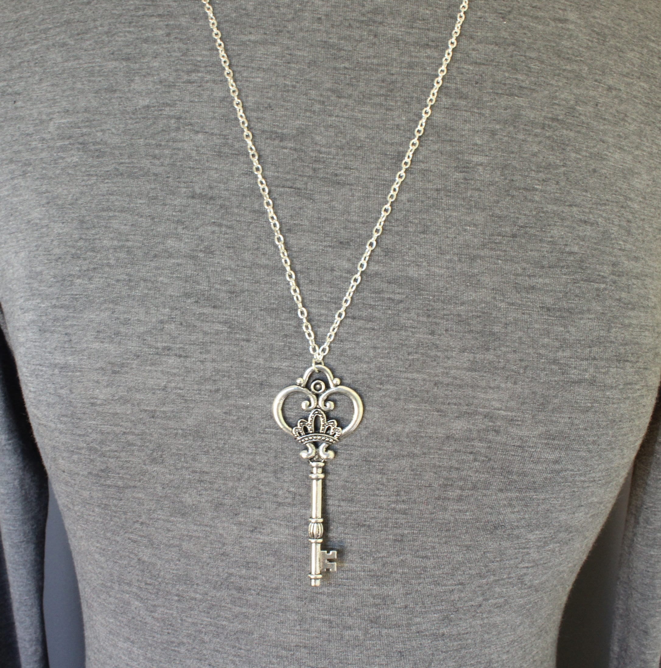 Classic Vampire Skull Skeleton Key Necklace | The Alley