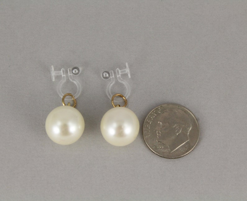 Simple Pearl Ear Clips or Pierced Earrings_BDHL7465
