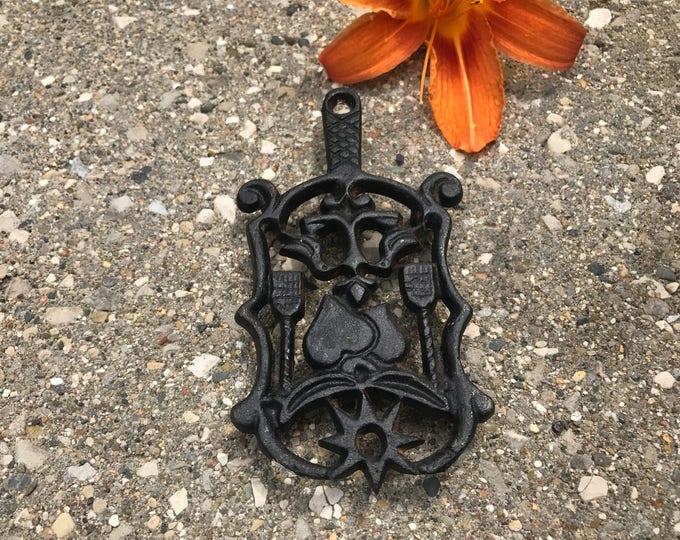 Mid Century Vintage Cast Iron Broom Heart Birds Mini Trivet 1950s - Etsy