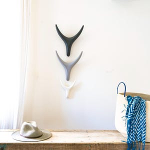 Conjunto de arte de parede de chifre de cerâmica – grés personalizável preto, branco e cinza
