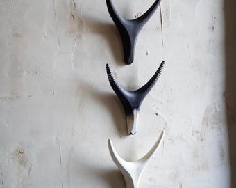 Ceramic Antler Wall Sculpture Set – Minimalist Gallery Art for Nature-Inspired Homes