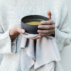 Ensemble de 4 petits bols en céramique noire | Bols à soupe faits main en grès