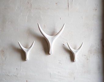 Porcelain Antler Wall Sculpture – White Minimalist Ceramic Wall Art
