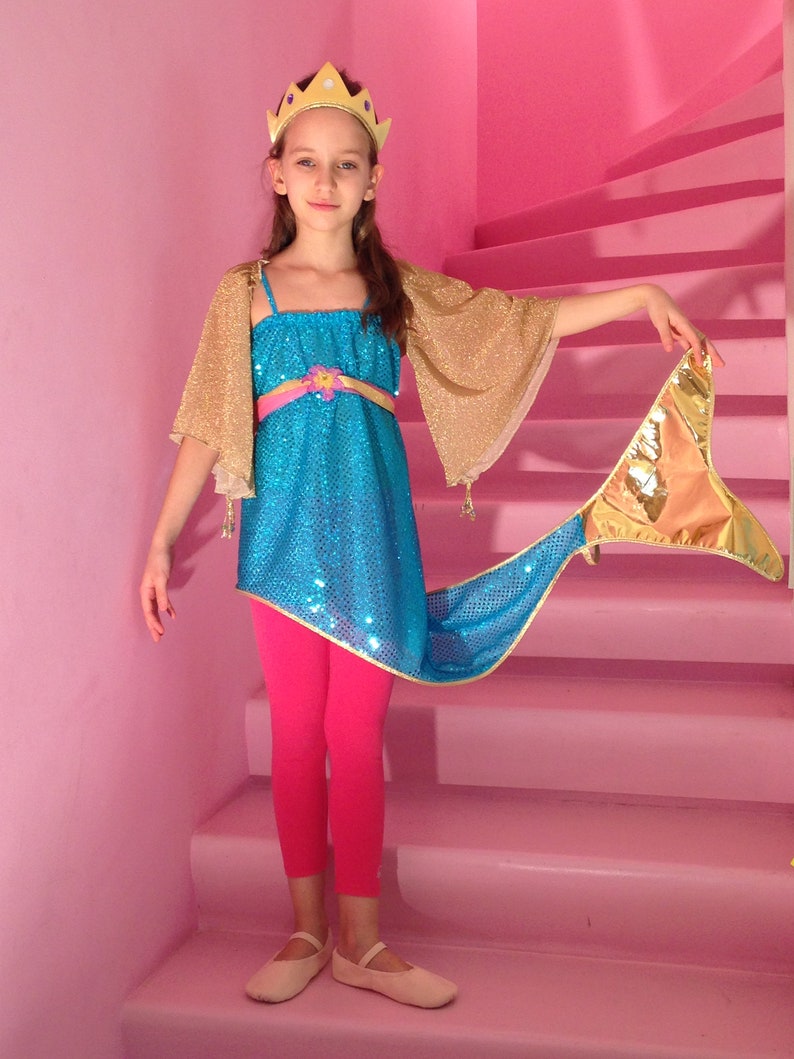 Tata Drama handmade fairy queen or witch costume shrug for little girl in golden lurex mermaid golden shawl coprispalle for princess