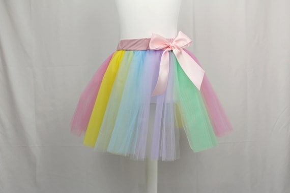 Tutù per bambina, tutù unicorno, tutù arcobaleno, travestimento unicorno,  tutù con colori pastello, tutù compleanno, travestimenti bambina -   Italia