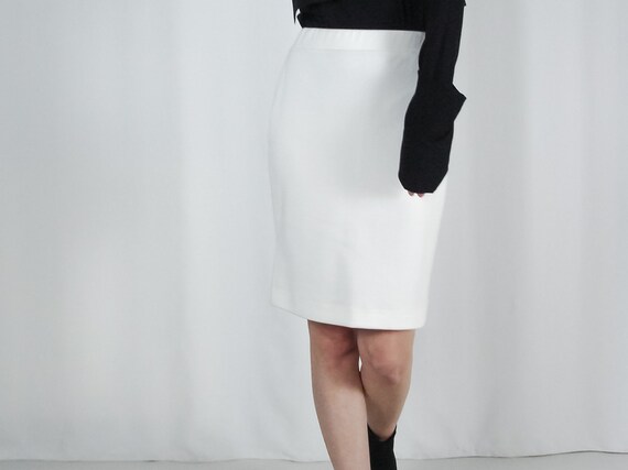 fitted skirt
