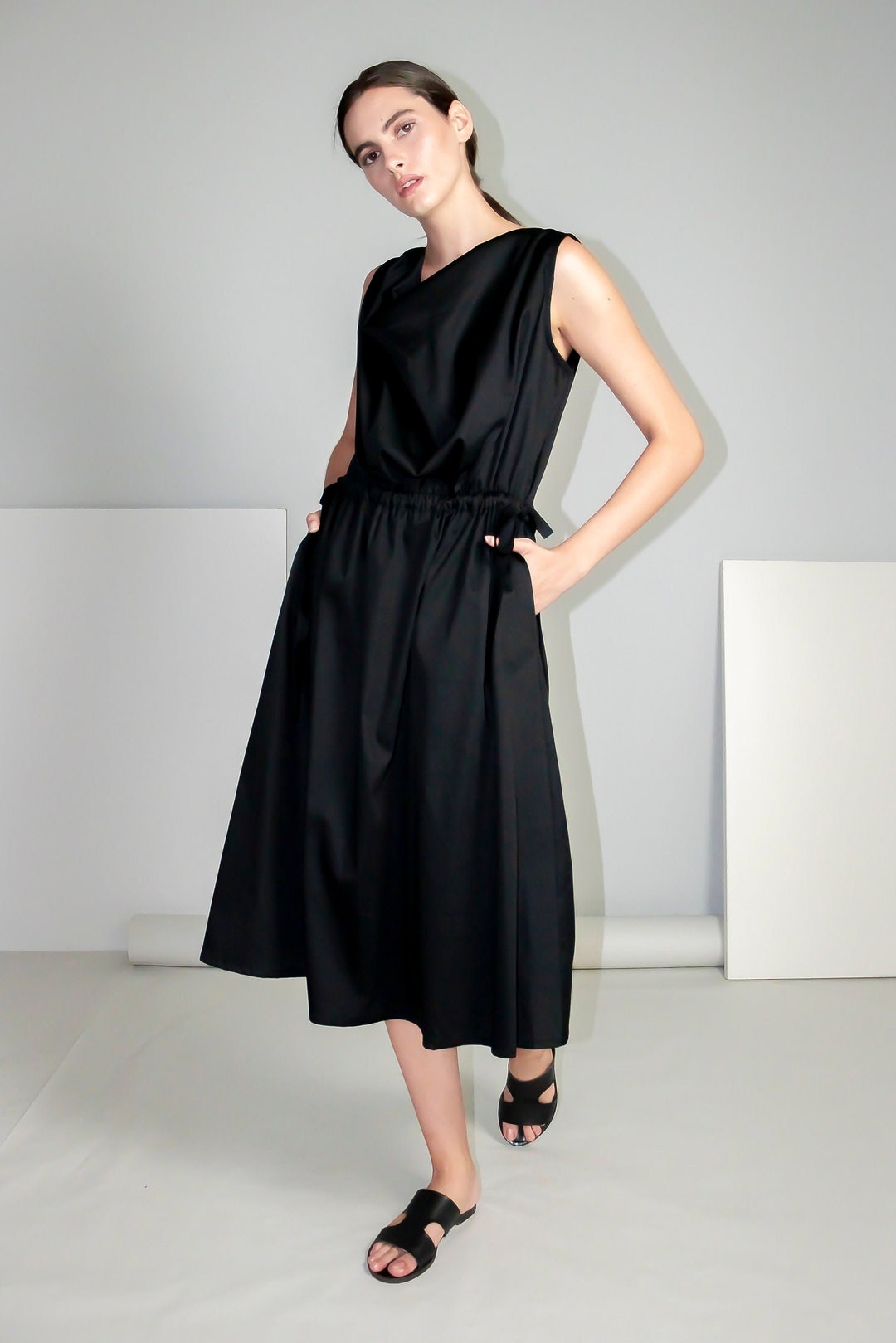 Asymmetrical Neckline Midi Dress with Gathered Waist - Black