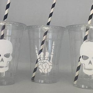 Skeleton Halloween Party Cups, Spooky Halloween Party, Scary Halloween, Adult Halloween party, BOOze, Rock on, Skull Party, Party Supplies
