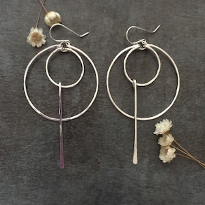 Sterlingzilveren oorringen, moderne cirkelvormige staafoorbellen, statement gehamerde oorbellen voor vrouwen, hangoorbellen, handgemaakte sieraden