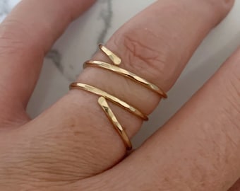 Gold Filled Spiral Swirl Ring, Wrap Statement Ring, Hammered Triple Coil Ring, Thick Ring Band for Women, Modern Elegant Stacking Ring