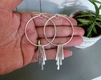 Pendientes de aro con flecos de plata de ley martillada, joyería llamativa hecha a mano