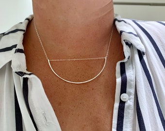 Geometric Sterling Silver Curved Bar Necklace, Hammered Statement Pendant Necklace, Handmade Jewelry, Modern Elegant Necklace for Women