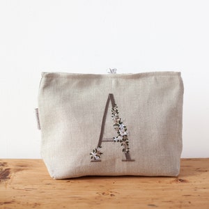 Linen embroidered Monogram pouch - 100% made in italy