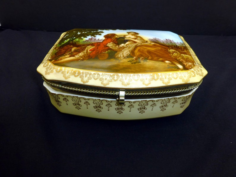 Vintage wedding box antique porcelain lovers keepsake memento jewelry heirloom china