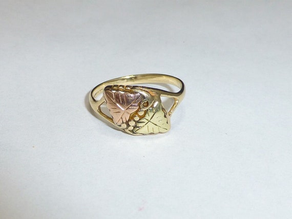 Black Hills Gold ring 10k tri color leaf jewelry - image 1