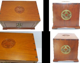 Fabulous James Mont chinoiserie wood jewelry box wooden dovetailed