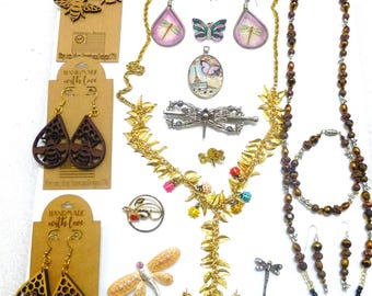 Lote de joyas vintage de mariposas, libélulas y mariquitas: collar, pendientes y conjunto de pulsera.