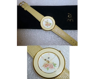 Beautiful white cat rose flowers wristwatch Danbury Mint working vintage watch