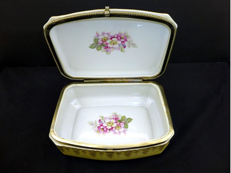 Vintage wedding box antique porcelain lovers keepsake memento jewelry heirloom china