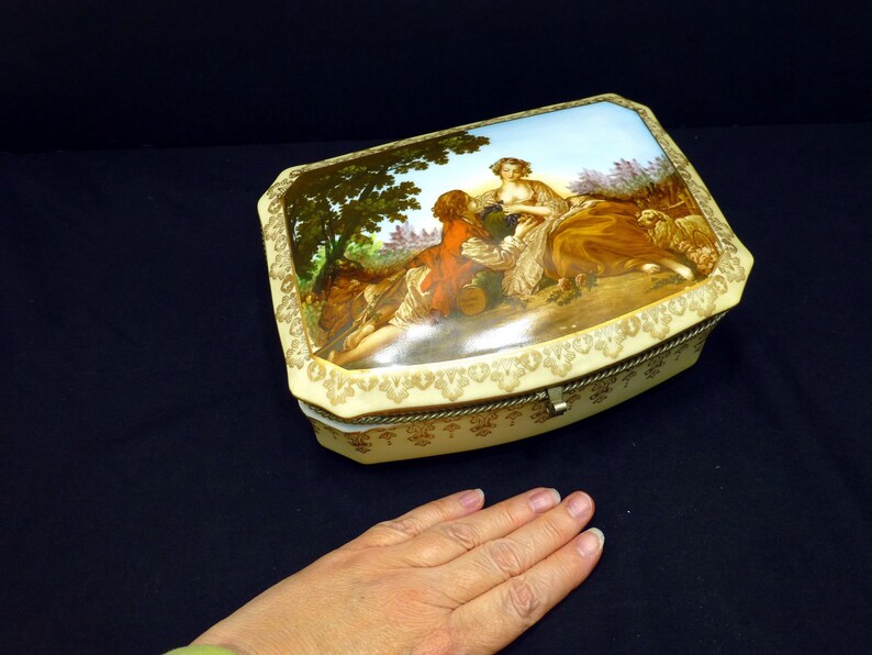 Vintage wedding box antique porcelain lovers keepsake memento jewelry heirloom china
