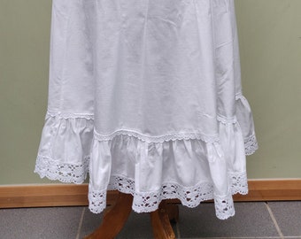 Laura Ashley waist petticoat with lace trim early 1970s, Made in Wales 28-30 waist
