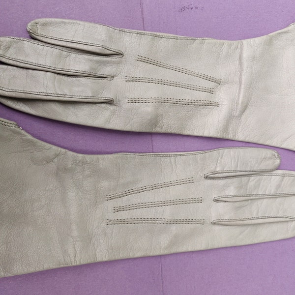 1920s Perrin's goat leather gloves in mid grey size 6 and a quarter