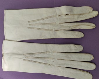 Early 20th Century leather white gloves size 7 and three quarters light wear