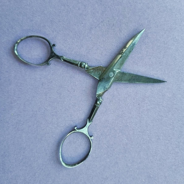 First half 19th Century steel needlework scissors