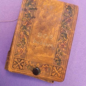 1930s tooled leather travelling darning kit