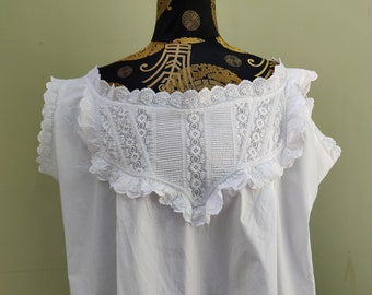 Crew necked, broderie anglaise trimmed late 19th century  chemise / shift. UK size 22-24