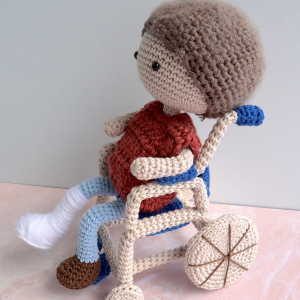 Amigurumi Puppe und Rollstuhl - Digitale PDF - Gehäkelte Rollstuhl Amigurumi Puppe.Schriftliche Anleitung zur Herstellung der Puppe und des Rollstuhls.