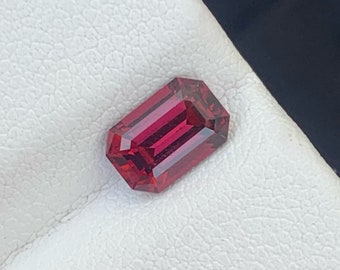 1,55 carat Pierre de grenat rouge foncé, taille émeraude fantaisie, pierre précieuse naturelle du Malawi pour bijoux, taille de bague parfaite, grenat en vrac, pierre précieuse