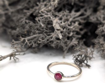 Solitaire Ring, 925 Sterling Silver , Dainty Ruby Gemstone, Minimalist Stacking Ring, July Birthstone Gift