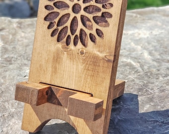 Personalized Wooden Cell Phone Stand – Mobile Phone Holder for Desk, Office, and Home