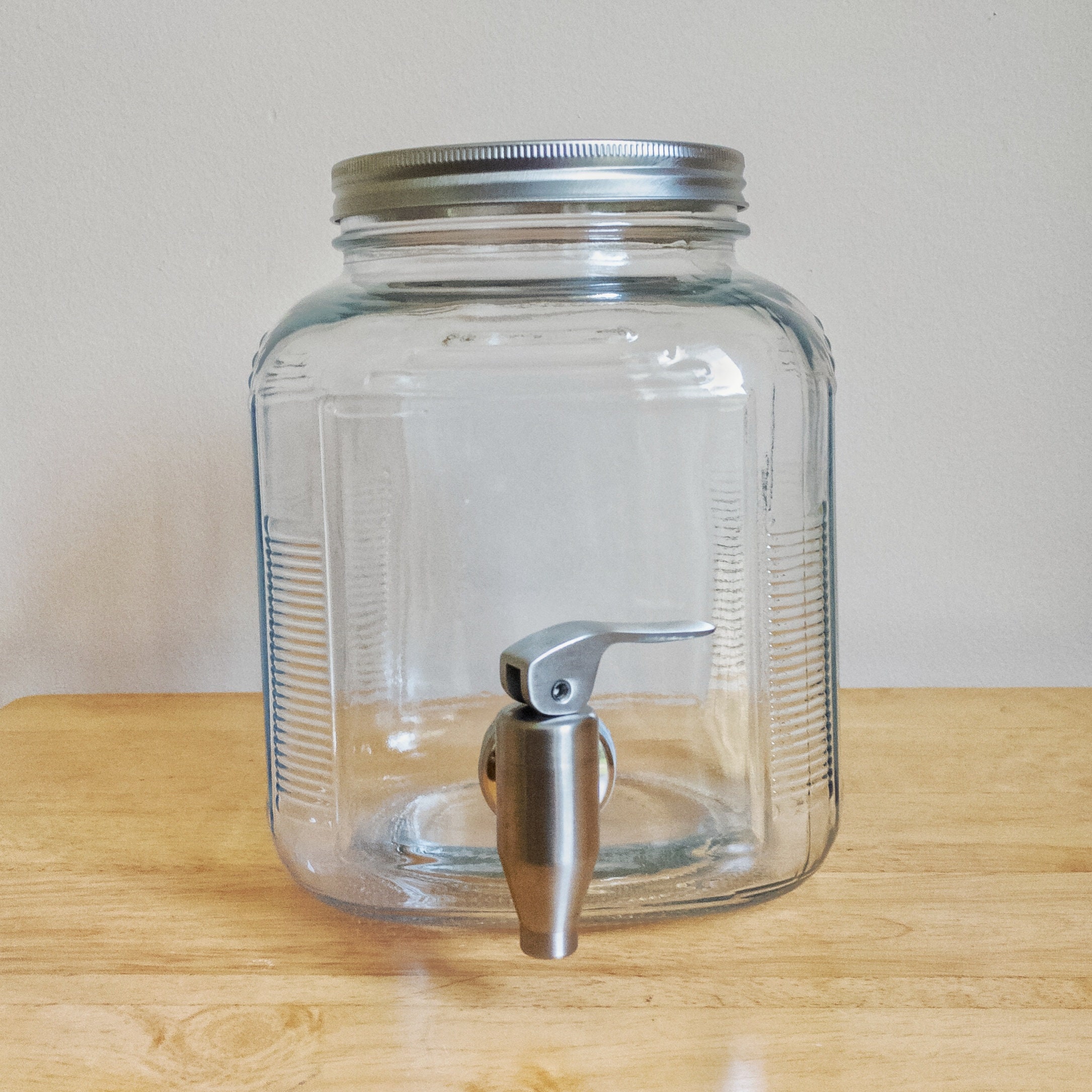 Kitchentoolz 2 Gallon Glass Beverage Dispenser with Metal Spigot - Yorkshire Mason Jar Glassware with Wide Mouth Metal Lid - Great for Sun Tea Iced TE