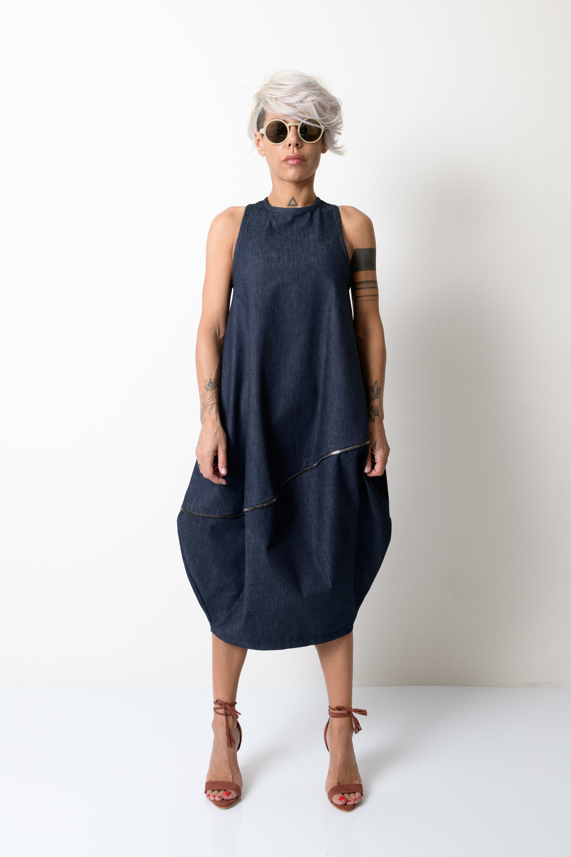 Taree Plus Size Denim Buttons V Neck Sleeveless Maxi Dress (EXTRA BIG –  Pluspreorder