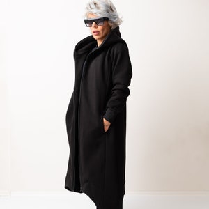 Black Warm Maxi Hoodie, Oversized Quilted Hoodie Sweatshirt with Long Sleeves zdjęcie 2