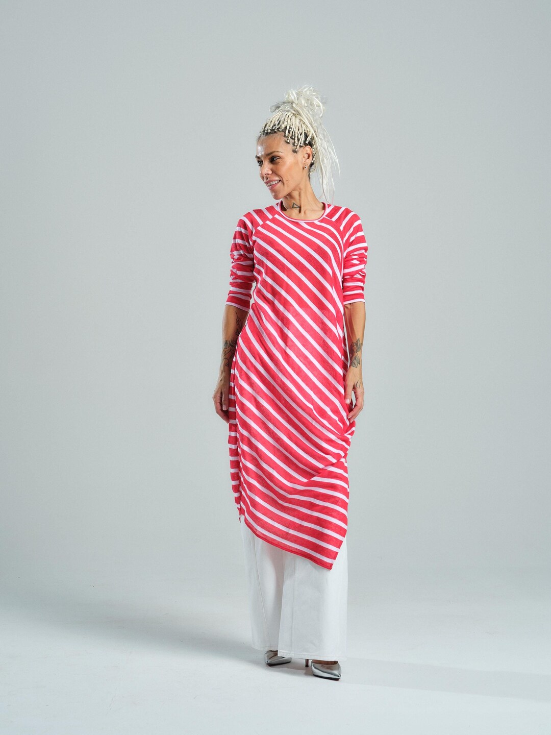 Túnica de lino a rayas rojas España