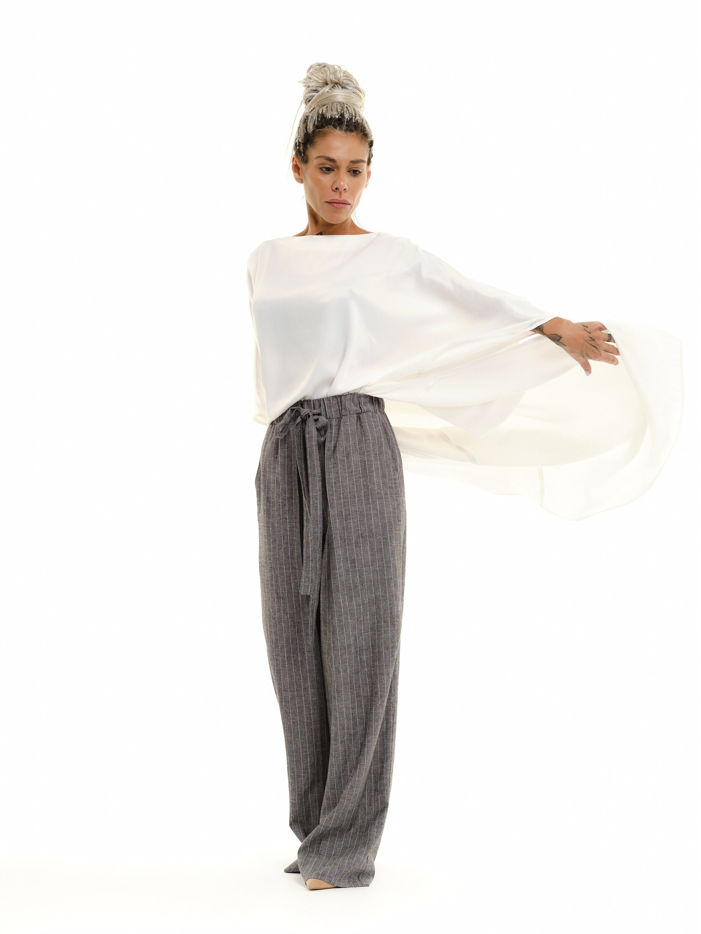 mix tiered tunic アイボリー Wholesale June tiered tunic in ivory for your store - Faire