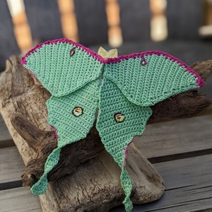 Luna Moth Crochet Pattern