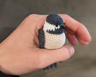 Black Cap Chickadee Crochet Pattern