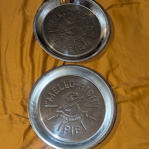 2 Vintage Mrs Smith&#39;s Pie Plate Pan Tins Mello Rich 9.5in