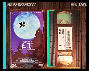 1982 E.T. the Extra-Terrestrial film on VHS, VHS, Et vhs, et movie, Steven Spielberg, SciFi, Movie Night, Vhs tape, VHS