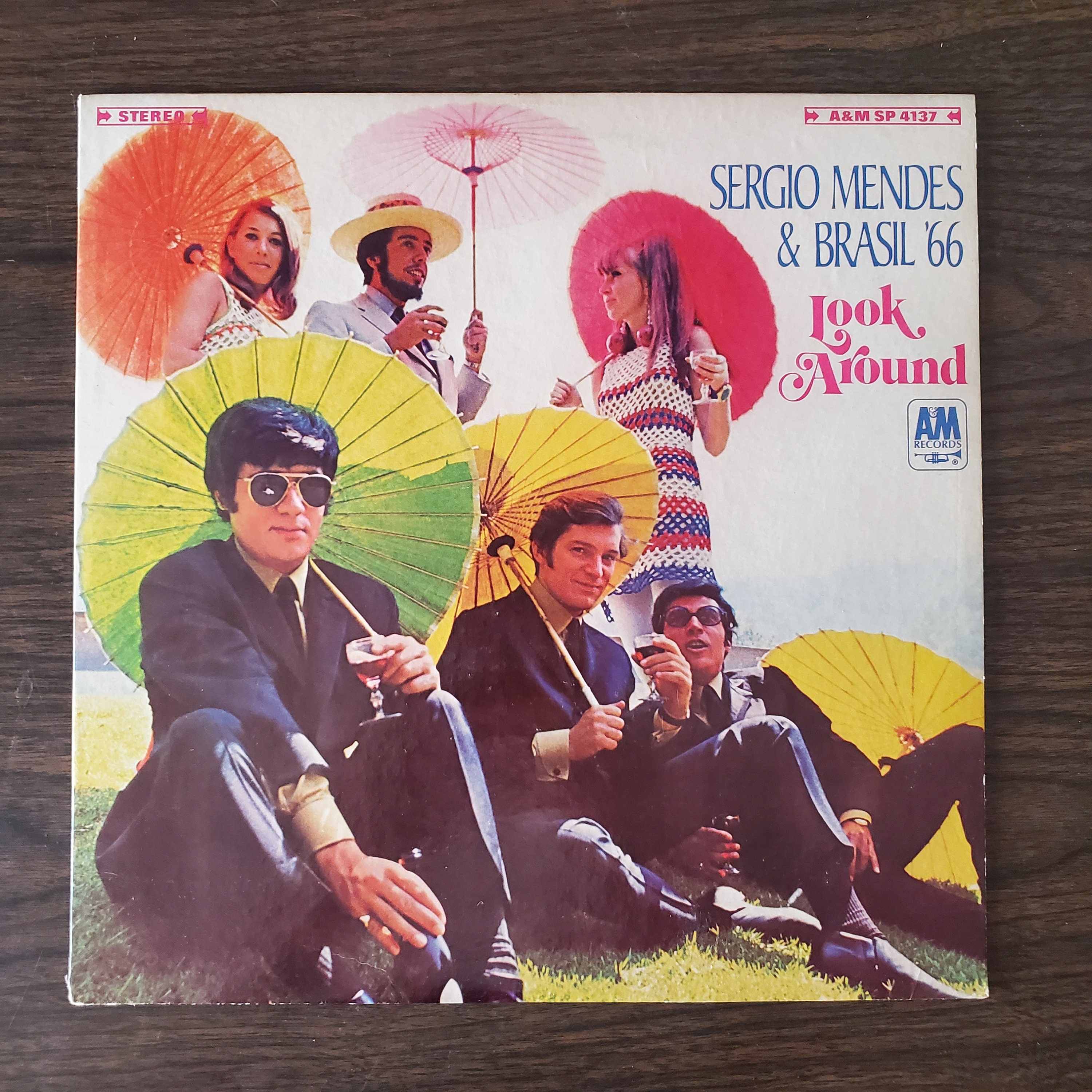 Vintage Album: Sérgio Mendes & Brasil '66 - Look Around,cocktail